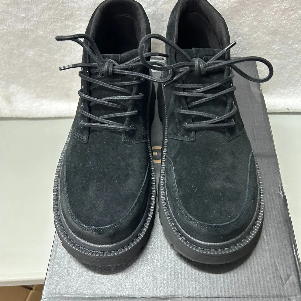 UGG Mens Size 11 Black Chukka Lug Suede Leather Boots